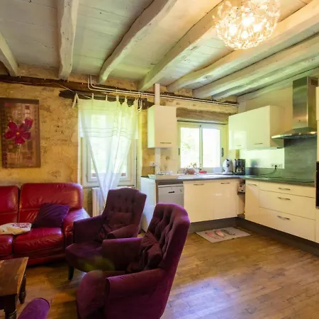 Charmante Maison En Dordogne Avec Jardin Et Cheminee - Fr-1-616-49 *